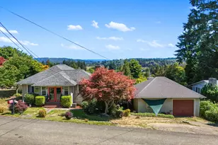 719 Peters St, Raymond, WA 98577 - Photo 5