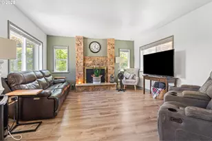 719 Peters St, Raymond, WA 98577 - Photo 7