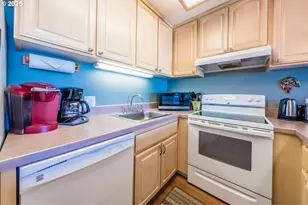 1415 NW 31st Pl, Lincoln City, OR 97367 - Photo 11