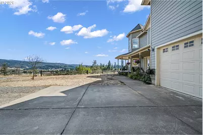 785 Mathis Hill Rd, Yoncalla, OR 97499 - Photo 7