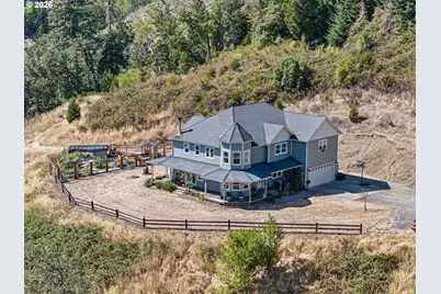 785 Mathis Hill Rd, Yoncalla, OR 97499 - Photo 1