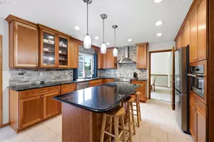 611 SE Lovrien Pl, Gresham, OR 97080 - Photo 5
