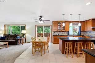 611 SE Lovrien Pl, Gresham, OR 97080 - Photo 9