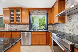 611 SE Lovrien Pl, Gresham, OR 97080 - Photo 7