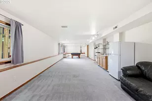 611 SE Lovrien Pl, Gresham, OR 97080 - Photo 27