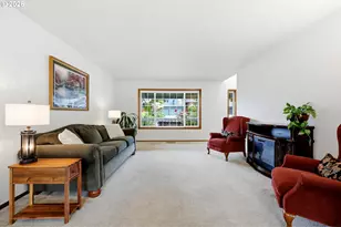 611 SE Lovrien Pl, Gresham, OR 97080 - Photo 13
