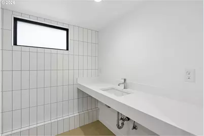 2105 SE Ochoco St, Portland, OR 97222 - Photo 39
