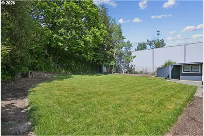 2105 SE Ochoco St, Portland, OR 97222 - Photo 33