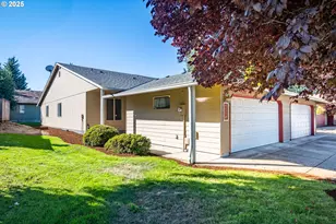 957 E Benjamin Ave, Cottage Grove, OR 97424 - Photo 1