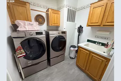 3220 Crescent Ave #28, Eugene, OR 97408 - Photo 17
