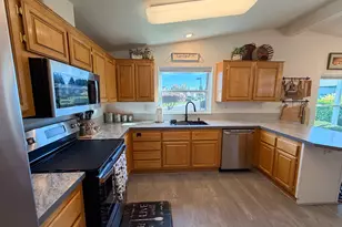 3220 Crescent Ave, Eugene, OR 97408 - Photo 13