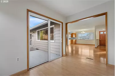 16045 SW Queen Victoria Pl, King City, OR 97224 - Photo 17