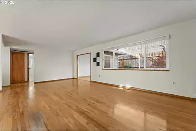 16045 SW Queen Victoria Pl, King City, OR 97224 - Photo 5