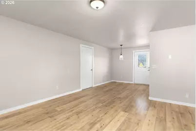 630 W Sixth Ave, Sutherlin, OR 97479 - Photo 5