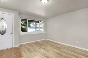 630 W Sixth Ave, Sutherlin, OR 97479 - Photo 3