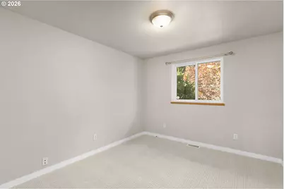 630 W Sixth Ave, Sutherlin, OR 97479 - Photo 13