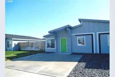 1044 NE Emerald Dr, Hermiston, OR 97838 - Photo 1