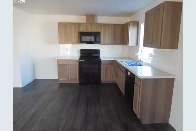 1044 NE Emerald Dr, Hermiston, OR 97838 - Photo 9