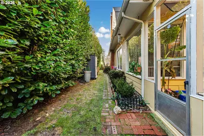 1475 Sherman Ave, North Bend, OR 97459 - Photo 3