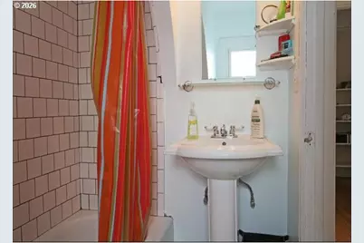 3434 NE 49th Ave, Portland, OR 97213 - Photo 9