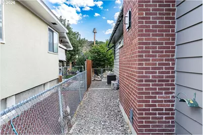 1325 Court Ave, Baker City, OR 97814 - Photo 21