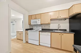 9837 NE Irving St, Portland, OR 97220 - Photo 19