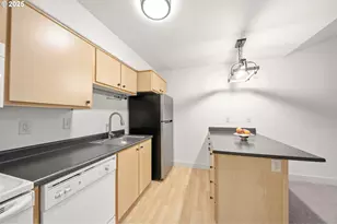 9837 NE Irving St, Portland, OR 97220 - Photo 15