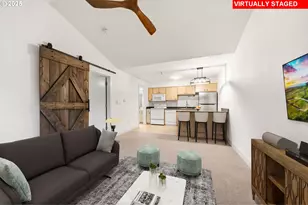 9837 NE Irving St, Portland, OR 97220 - Photo 17