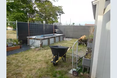 910 Cowl St #15, Milton-Freewater, OR 97862 - Photo 3