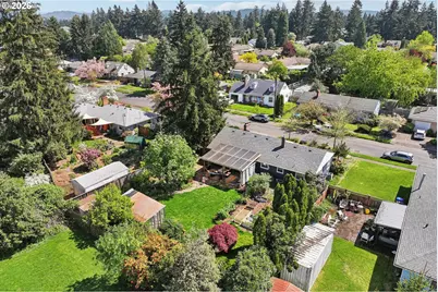 12335 SE Salmon St, Portland, OR 97233 - Photo 39