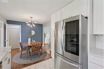 12335 SE Salmon St, Portland, OR 97233 - Photo 9