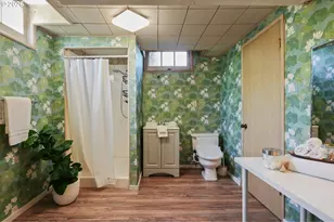 12335 SE Salmon St, Portland, OR 97233 - Photo 23
