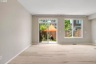 913 SE Handel Pl, Hillsboro, OR 97123 - Photo 5