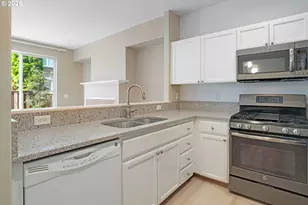 913 SE Handel Pl, Hillsboro, OR 97123 - Photo 13