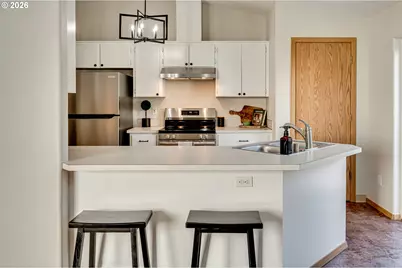 2122 NE 79th Ave, Vancouver, WA 98664 - Photo 5