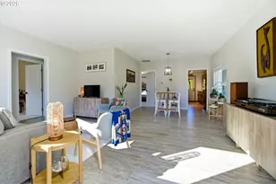 915 SE Zee Ct, McMinnville, OR 97128 - Photo 7