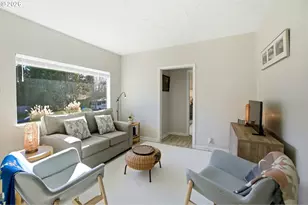 915 SE Zee Ct, McMinnville, OR 97128 - Photo 9