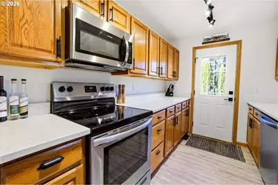 915 SE Zee Ct, McMinnville, OR 97128 - Photo 17