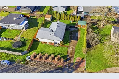 915 SE Zee Ct, McMinnville, OR 97128 - Photo 35