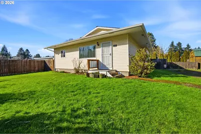 915 SE Zee Ct, McMinnville, OR 97128 - Photo 5