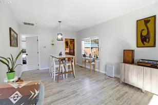 915 SE Zee Ct, McMinnville, OR 97128 - Photo 11