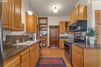 5608 NE Cleveland Ave, Portland, OR 97211 - Photo 15
