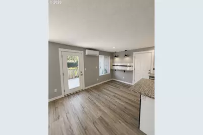 975 Evergreen Dr, Creswell, OR 97426 - Photo 5