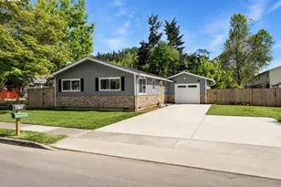 975 Evergreen Dr, Creswell, OR 97426 - Photo 1