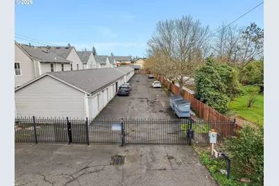 14134 E Burnside St #2, Portland, OR 97233 - Photo 29