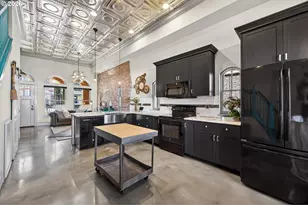 121 SW Gibbs St, Portland, OR 97239 - Photo 11