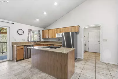 9410 NE 25th Ave, Vancouver, WA 98665 - Photo 9