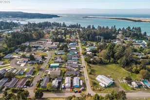 63782 Wallace Rd, Coos Bay, OR 97420 - Photo 29