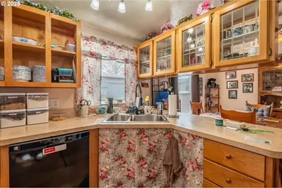 63782 Wallace Rd, Coos Bay, OR 97420 - Photo 13