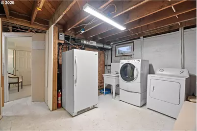 9311/9315 SE Grant St, Portland, OR 97216 - Photo 17